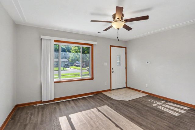 2725 Cimarron Drive, Kalamazoo, MI 49004