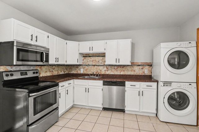 2725 Cimarron Drive, Kalamazoo, MI 49004