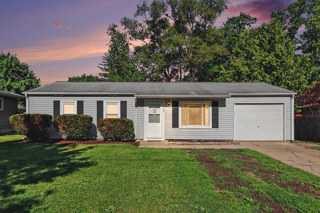 2725 Cimarron Drive, Kalamazoo, MI 49004