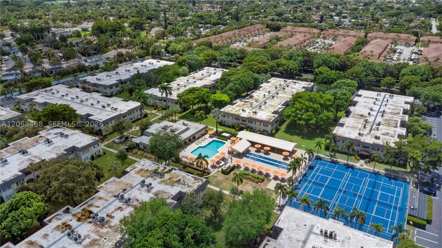 5620 SW 3rd Pl 103, Margate, FL 33068