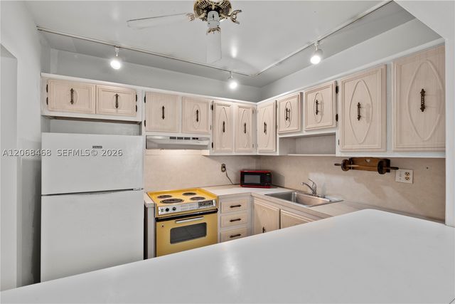 5620 SW 3rd Pl 103, Margate, FL 33068