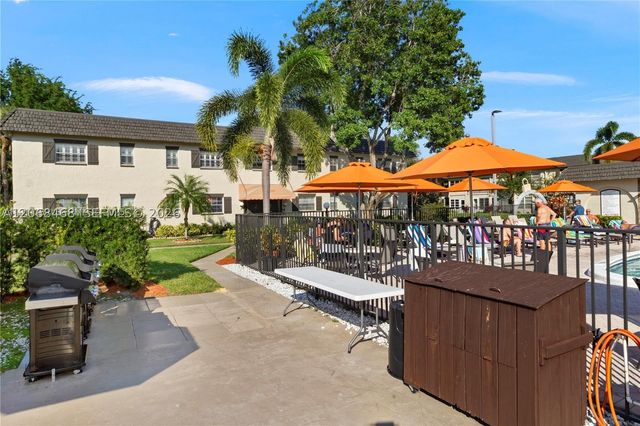 5620 SW 3rd Pl 103, Margate, FL 33068