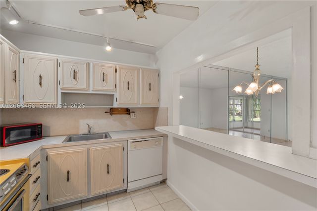 5620 SW 3rd Pl 103, Margate, FL 33068