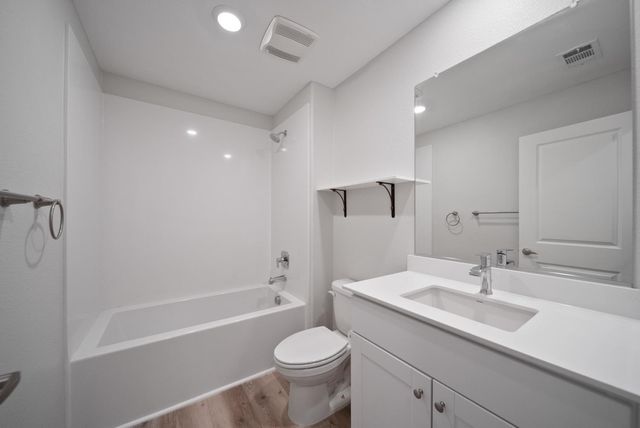 3286 New York Rd, West Sacramento, CA 95691