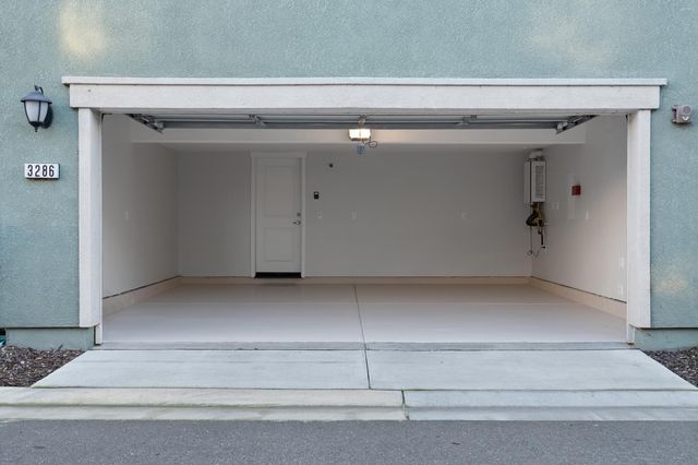 3286 New York Rd, West Sacramento, CA 95691