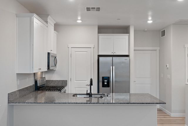 3286 New York Rd, West Sacramento, CA 95691