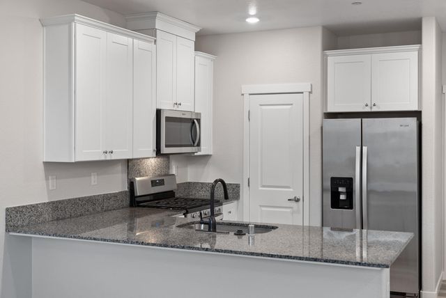 3286 New York Rd, West Sacramento, CA 95691