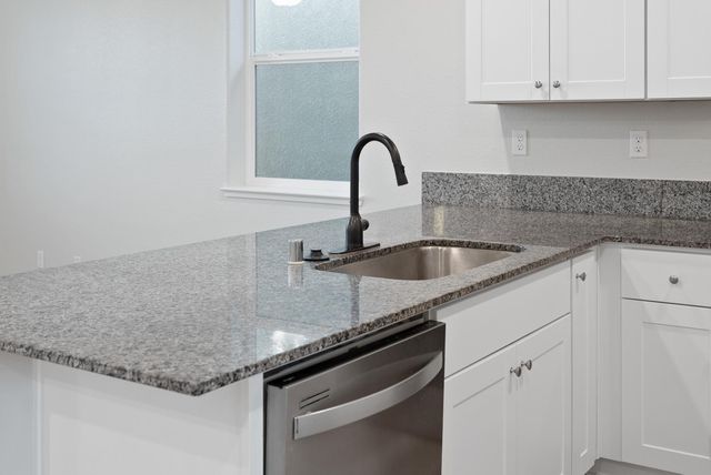 3286 New York Rd, West Sacramento, CA 95691