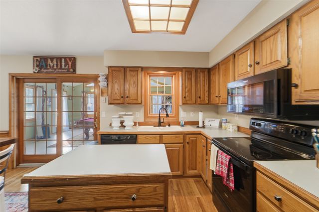 4464 91st Street, Urbandale, IA 50322