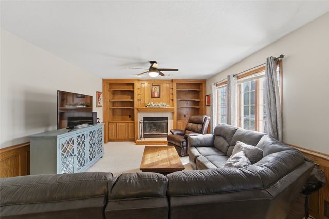 4464 91st Street, Urbandale, IA 50322