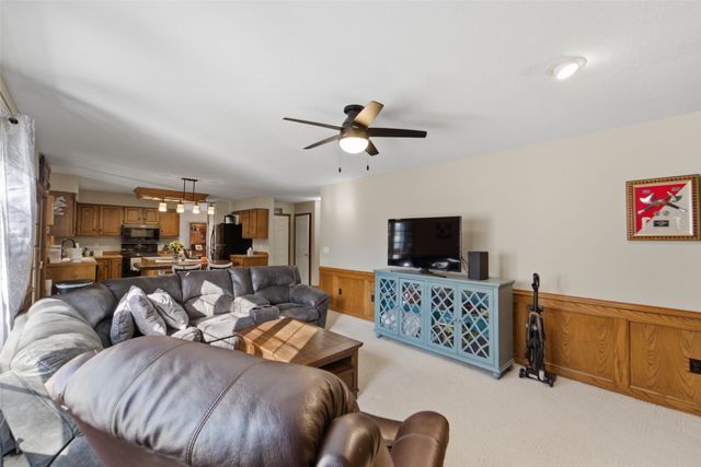 4464 91st Street, Urbandale, IA 50322