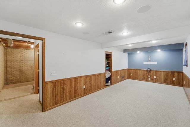 4464 91st Street, Urbandale, IA 50322