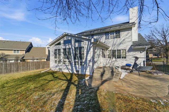 4464 91st Street, Urbandale, IA 50322