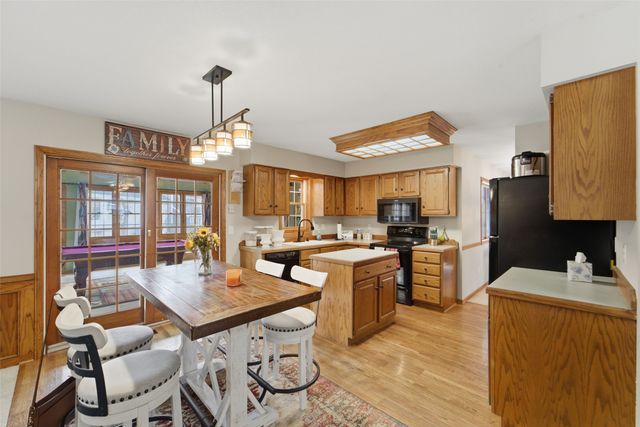 4464 91st Street, Urbandale, IA 50322