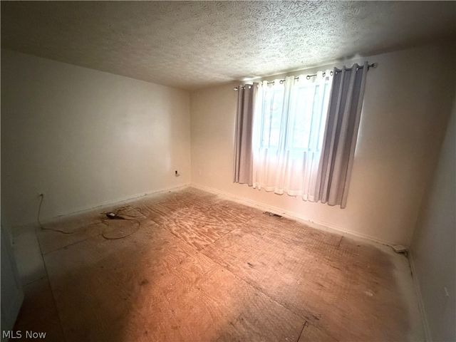 117 Dennis Drive, Cortland, OH 44410
