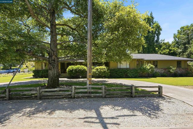 306 W Prospect Ave., Danville, CA 94526