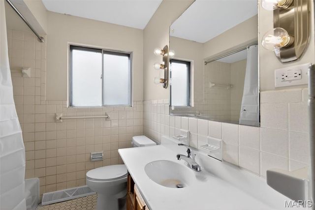 808 Bella Lane, St Louis, MO 63137