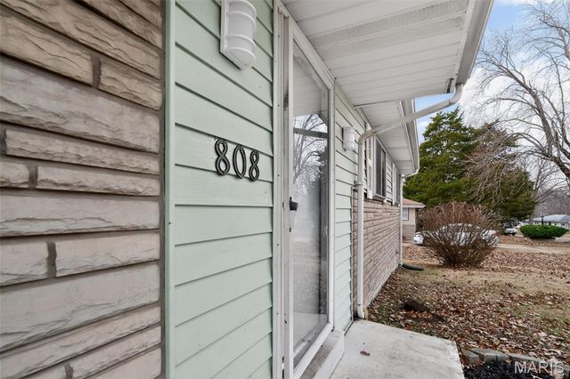 808 Bella Lane, St Louis, MO 63137