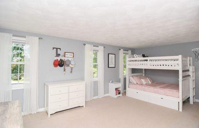 163 Old Ferry Dr, Methuen, MA 01844