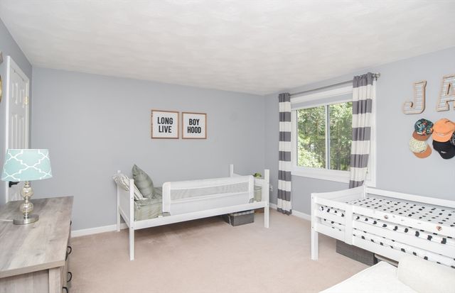 163 Old Ferry Dr, Methuen, MA 01844