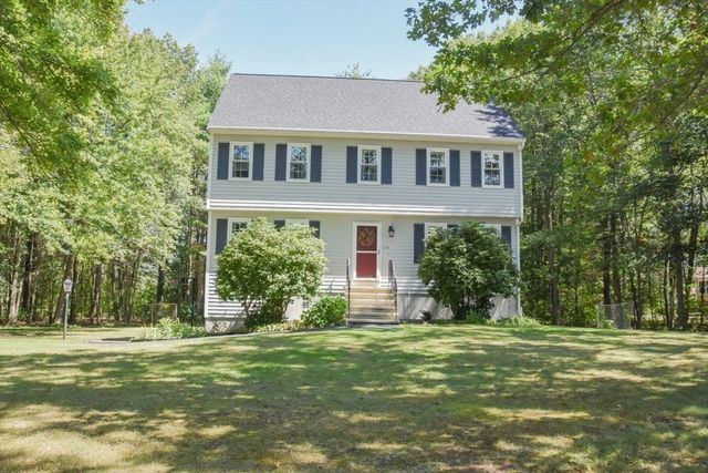163 Old Ferry Dr, Methuen, MA 01844