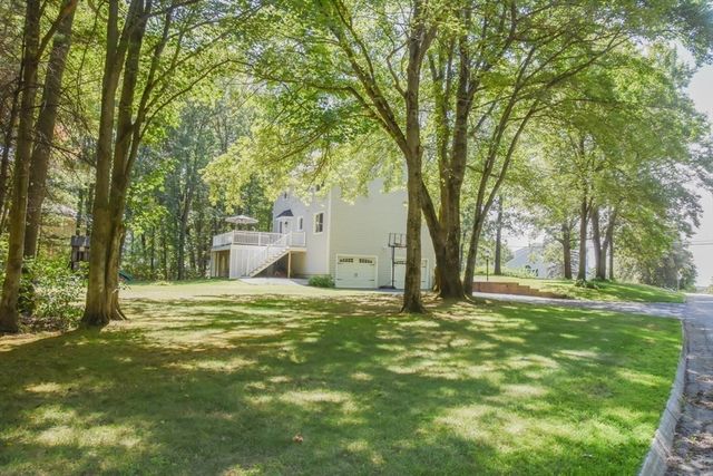 163 Old Ferry Dr, Methuen, MA 01844