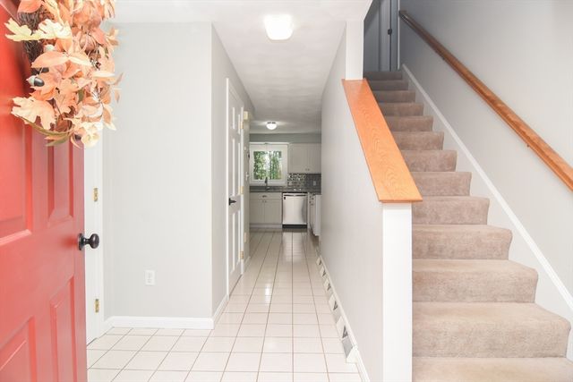 163 Old Ferry Dr, Methuen, MA 01844