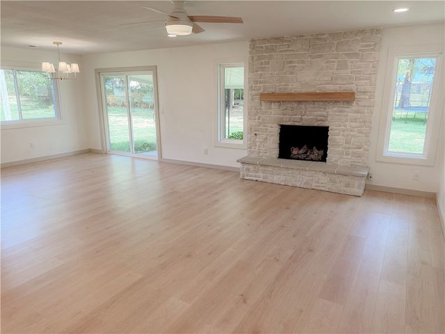 5811 S Primrose Road, Lowell, AR 72745