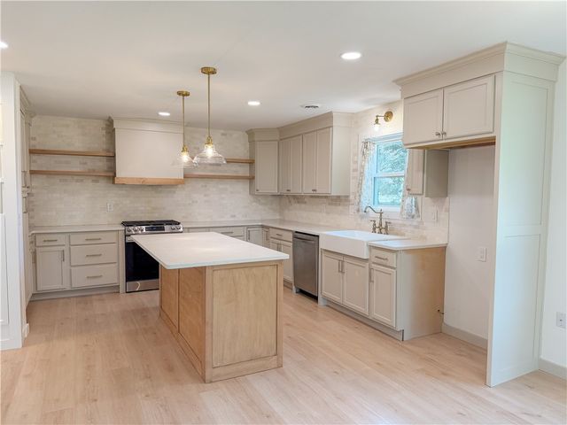 5811 S Primrose Road, Lowell, AR 72745