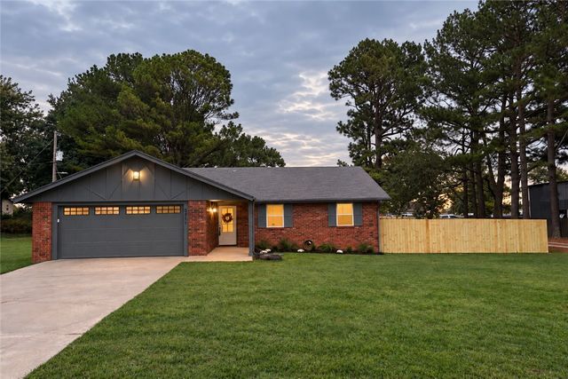 5811 S Primrose Road, Lowell, AR 72745