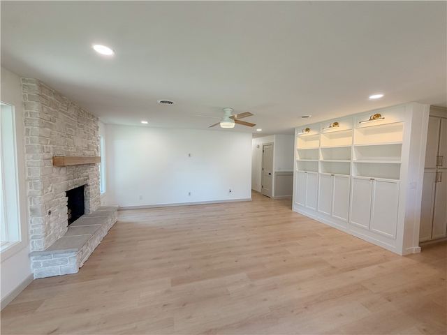 5811 S Primrose Road, Lowell, AR 72745