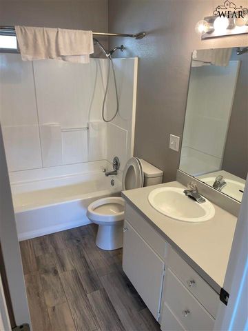 4300 BARNETT DRIVE, Wichita Falls, TX 76308