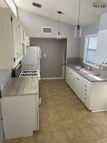 4300 BARNETT DRIVE, Wichita Falls, TX 76308