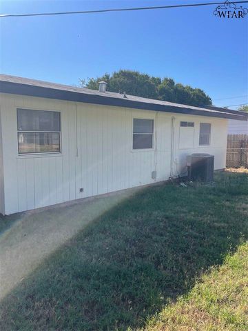 4300 BARNETT DRIVE, Wichita Falls, TX 76308