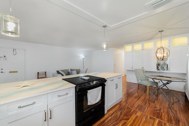 3331 Valley Road C, Boynton Beach, FL 33435