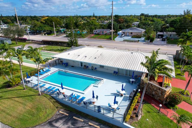 3331 Valley Road C, Boynton Beach, FL 33435