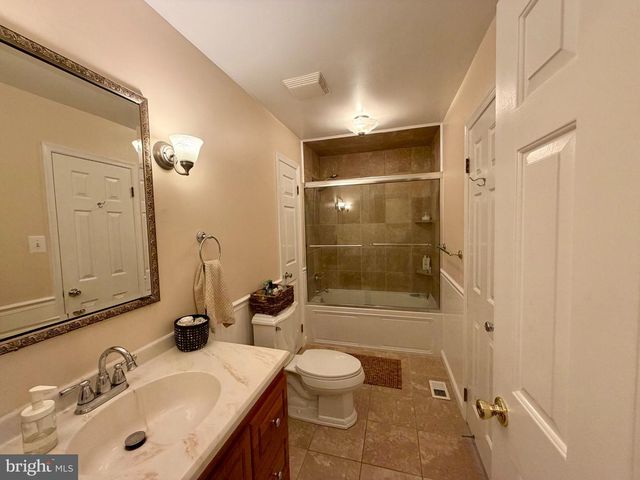 56 TREATY DR, Chesterbrook, PA 19087