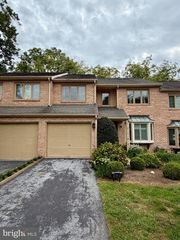 56 TREATY DR, Chesterbrook, PA 19087