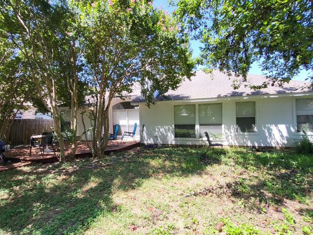 304 N Kings Canyon DR, Cedar Park, TX 78613