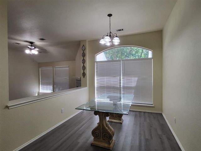 304 N Kings Canyon DR, Cedar Park, TX 78613