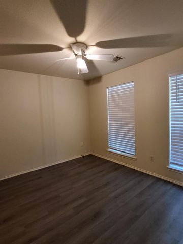 304 N Kings Canyon DR, Cedar Park, TX 78613
