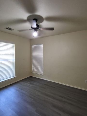304 N Kings Canyon DR, Cedar Park, TX 78613