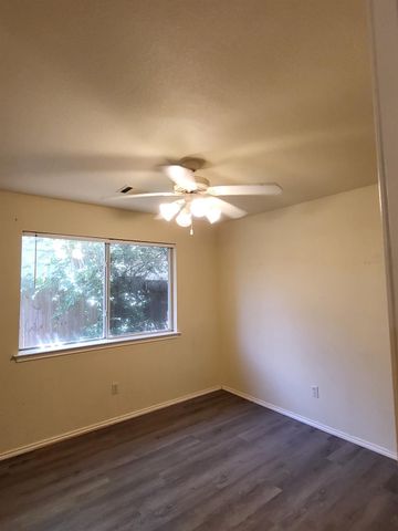 304 N Kings Canyon DR, Cedar Park, TX 78613