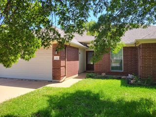 304 N Kings Canyon DR, Cedar Park, TX 78613