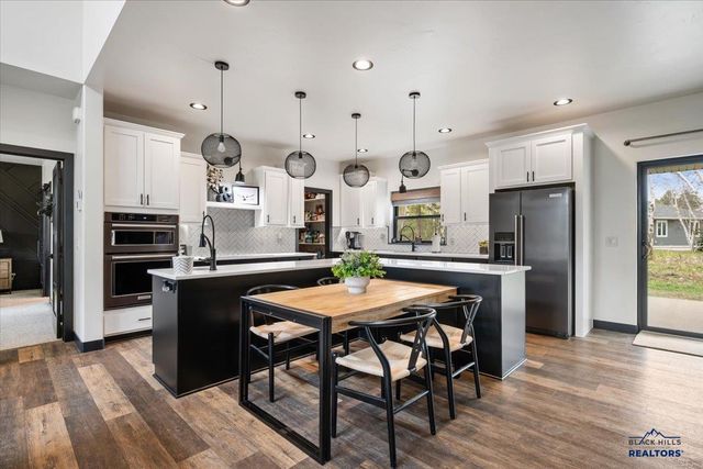 21252 CRESTVIEW DR, Lead, SD 57754