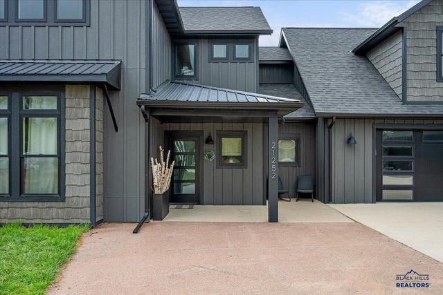 21252 CRESTVIEW DR, Lead, SD 57754