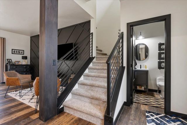 21252 CRESTVIEW DR, Lead, SD 57754