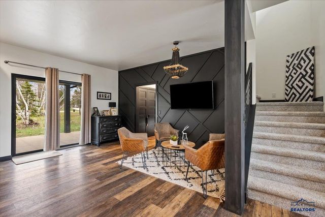 21252 CRESTVIEW DR, Lead, SD 57754