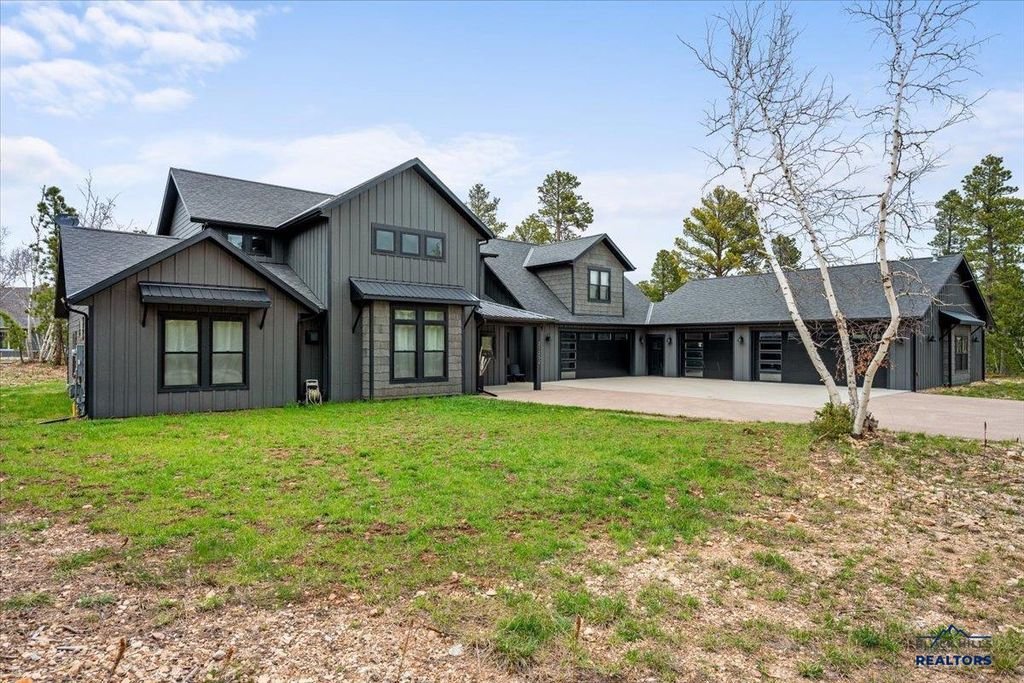 21252 CRESTVIEW DR, Lead, SD 57754