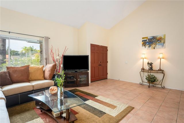 21422 Via Floresta, Lake Forest, CA 92630